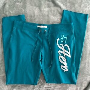 [SOLD] Cute blue 2000’s sweatpants